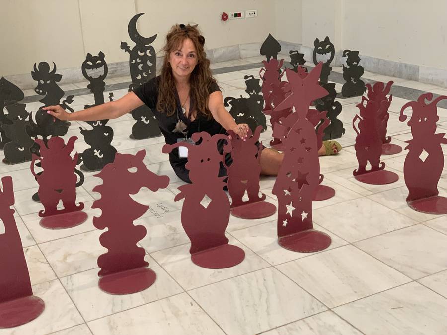 Lydia Venieri, Chess Set