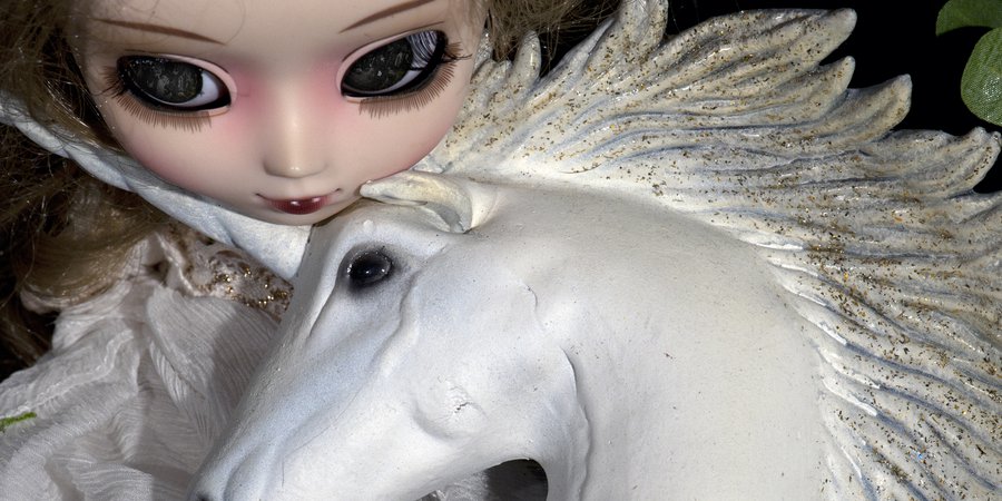 Lydia Venieri, The Girl With The Unicorn